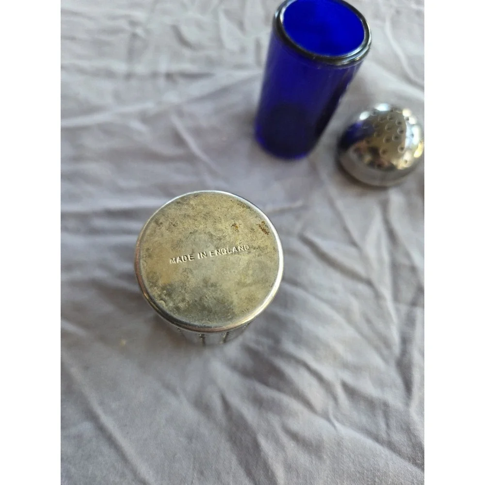 Vintage Salt Or Pepper Shaker Silver Plated Made In England